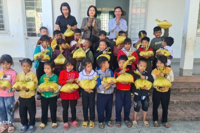Phong trào “Hỗ trợ gạo” ở trường tiểu học Trần Phú